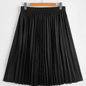 SHEIN Black Solid Satin Pleated Skirt